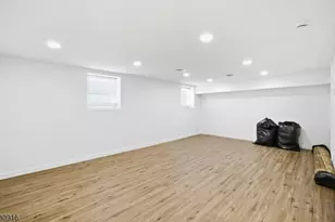25 Mayfair Pl, Clifton, NJ 07013 - Photo 24