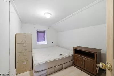 138 Bartley Rd, Washington Township, NJ 07853 - Photo 14