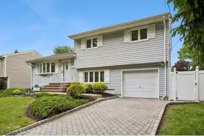 135 Roosevelt Ave, Woodbridge Township, NJ 07067 - Photo 2