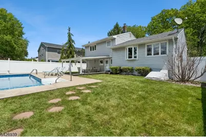 135 Roosevelt Ave, Woodbridge Township, NJ 07067 - Photo 20
