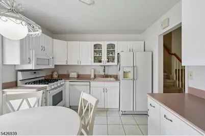 135 Roosevelt Ave, Woodbridge Township, NJ 07067 - Photo 8