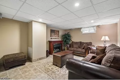 135 Roosevelt Ave, Woodbridge Township, NJ 07067 - Photo 16