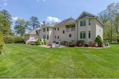 17 Constitution Ave, Roxbury Township, NJ 07876 - Photo 4