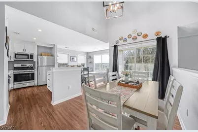 322 Cambridge Dr, Butler, NJ 07405 - Photo 4