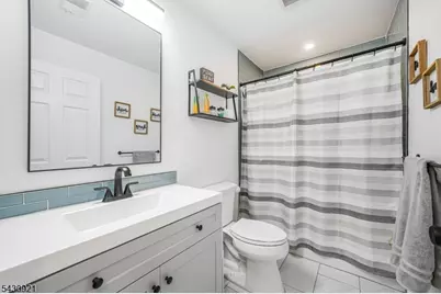 322 Cambridge Dr, Butler, NJ 07405 - Photo 10
