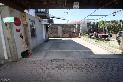 13-15 Garibaldi Ave, Newark, NJ 07114 - Photo 4