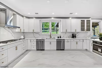1395 Washington Valley Rd, Bridgewater, NJ 08807 - Photo 10