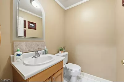 34 Edgefield Dr, Parsippany, NJ 07950 - Photo 10