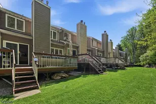 34 Edgefield Dr, Parsippany, NJ 07950 - Photo 36