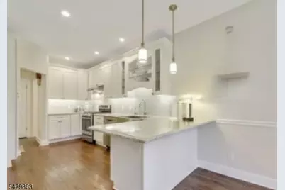 4 Murray Hill Mnr, New Providence, NJ 07974 - Photo 2