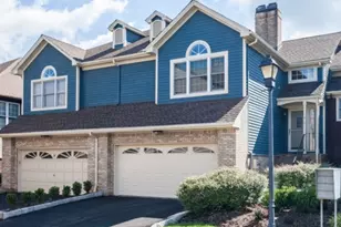 4 Murray Hill Manor, New Providence, NJ 07974 - Photo 1