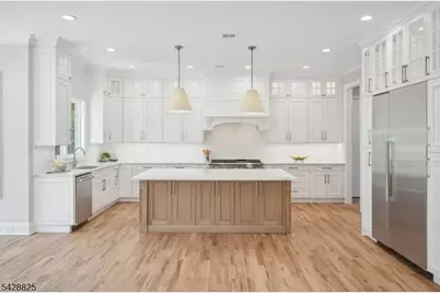 63 Hillside Ave, Livingston, NJ 07039 - Photo 10