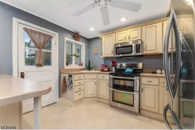 64 Brunswick Ave, Bloomsbury, NJ 08804 - Photo 10