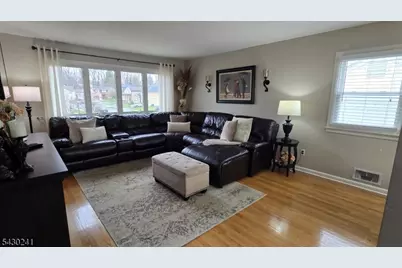 852 Joralemon St, Belleville, NJ 07109 - Photo 2