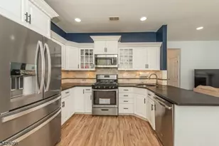 16 Indian Spring Dr, Jefferson Township, NJ 07438 - Photo 2