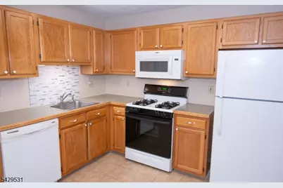 136 Arbor Way, Branchburg Township, NJ 08876 - Photo 2