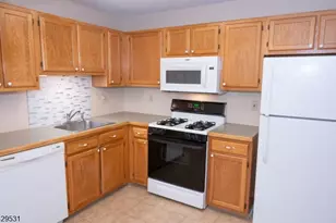 136 Arbor Way, Branchburg Township, NJ 08876 - Photo 2