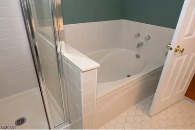 136 Arbor Way, Branchburg Township, NJ 08876 - Photo 18
