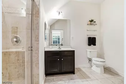 9 Station Sq, Union Township, NJ 07083 - Photo 6