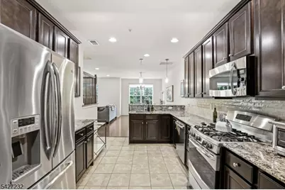9 Station Sq, Union Township, NJ 07083 - Photo 14