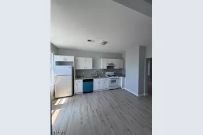 28 Niles St, Elizabeth, NJ 07202 - Photo 2