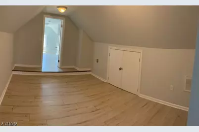 28 Niles St, Elizabeth, NJ 07202 - Photo 8