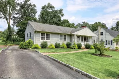 230 Pinelynn Rd, Glen Rock, NJ 07452 - Photo 2
