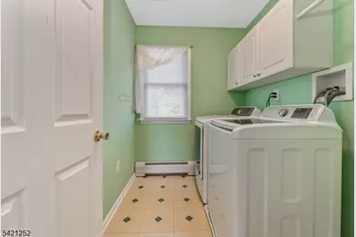 42 Southgate Dr, Clinton Township, NJ 08801 - Photo 38