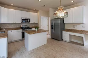 27 Bethpage Dr, Montgomery Township, NJ 08558 - Photo 16