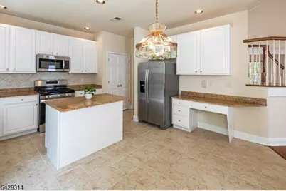 27 Bethpage Dr, Montgomery Township, NJ 08558 - Photo 14