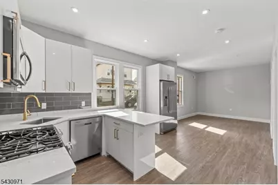 59 Locust Ave #1R, Wallington, NJ 07057 - Photo 1