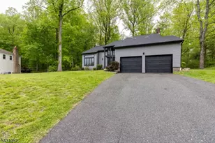 9 Wick Ln, Randolph Township, NJ 07869 - Photo 2