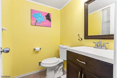 327 Smithwold Rd, Franklin Township, NJ 08873 - Photo 8