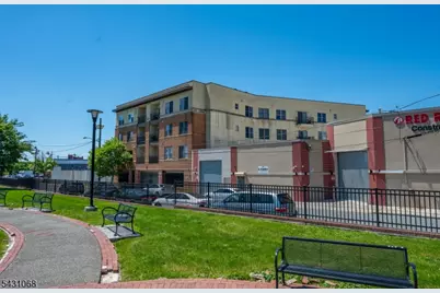 15-19 Tichenor Ln #406, Newark, NJ 07114 - Photo 2