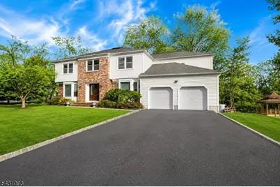 4 Timber Ct, Florham Park, NJ 07932 - Photo 2