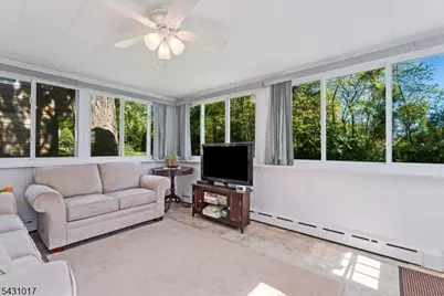 28 Berkeley Pl, Livingston, NJ 07039 - Photo 14