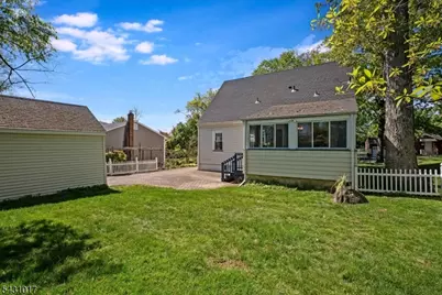 28 Berkeley Pl, Livingston, NJ 07039 - Photo 24