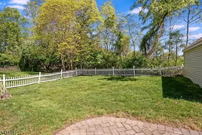28 Berkeley Pl, Livingston, NJ 07039 - Photo 22
