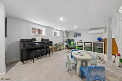 34 Prescott Ave, Montclair, NJ 07042 - Photo 32