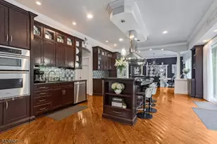 47 Mountainwood Ct, Totowa, NJ 07512 - Photo 8