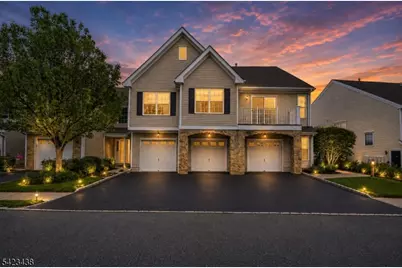 131 Mountainside Dr, Pompton Lakes, NJ 07442 - Photo 2