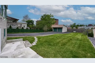 13 Parkway, Caldwell, NJ 07006 - Photo 30