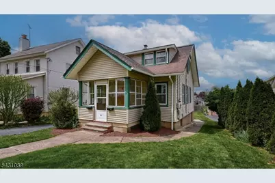 13 Parkway, Caldwell, NJ 07006 - Photo 2