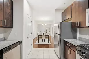 336 Pond Ln, Piscataway Township, NJ 08854 - Photo 10