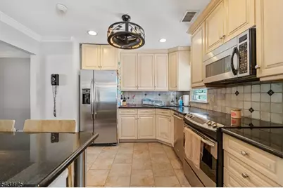 31 Fox Hill Rd, Fairfield, NJ 07004 - Photo 10