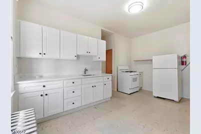 265 N 17th St #2R, Bloomfield, NJ 07003 - Photo 1