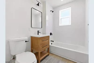 265 N 17th St #2R, Bloomfield, NJ 07003 - Photo 2
