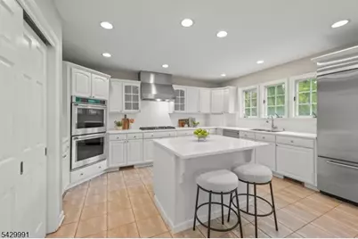 33 Exeter Rd, Millburn, NJ 07078 - Photo 8