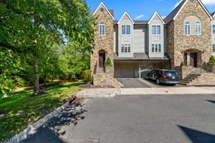 7 Finch Ct, Berkeley Heights Township, NJ 07922 - Photo 2