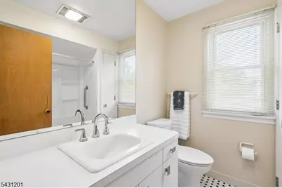 186 W Northfield Rd, Livingston, NJ 07039 - Photo 18